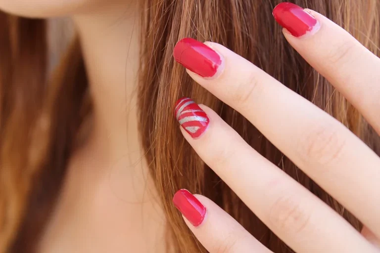 10 Modern French Nail Designs That Reinvent the Classic Look